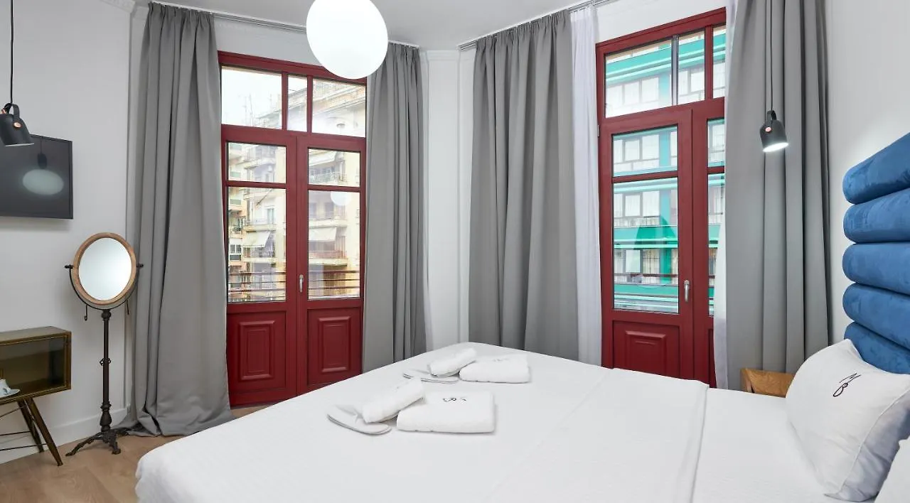The Maroon Bottle Luxury Suites Thessaloniki 4*,  Griekenland