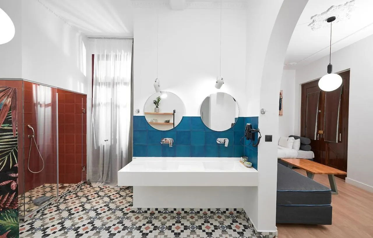 The Maroon Bottle Luxury Suites Thessaloniki Aparthotel