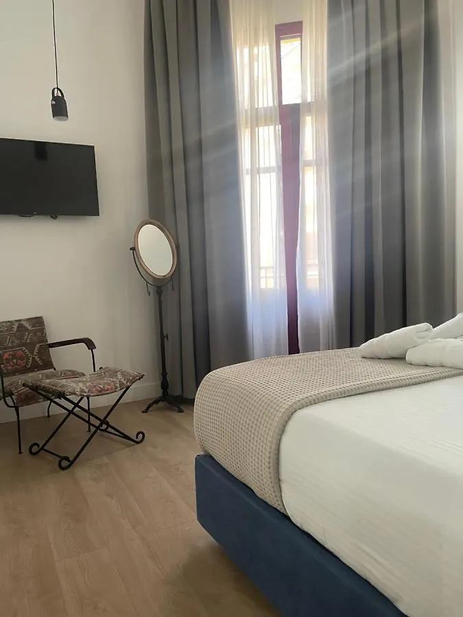 Aparthotel The Maroon Bottle Luxury Suites Thessaloniki