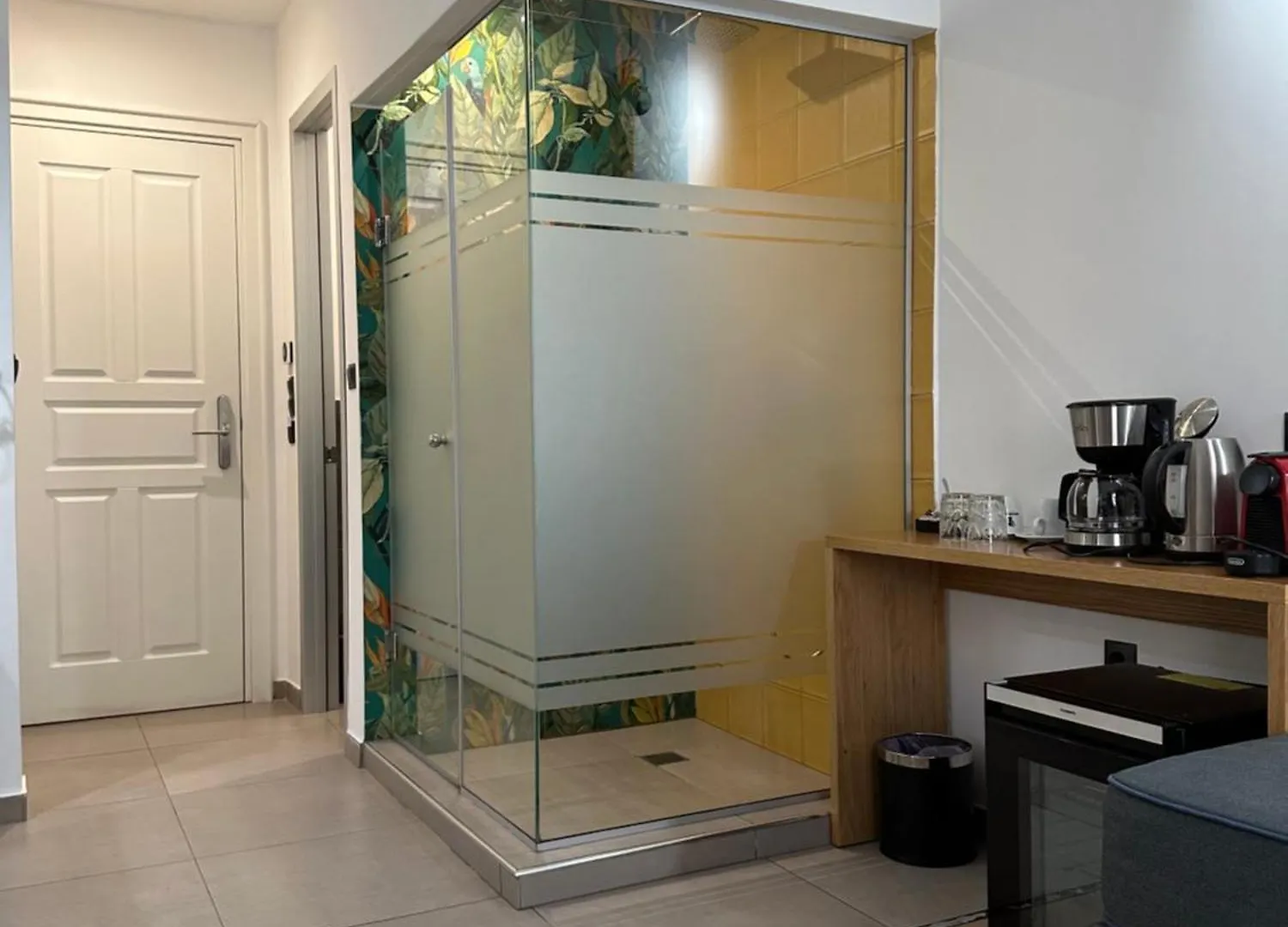 Aparthotel The Maroon Bottle Luxury Suites Thessaloniki